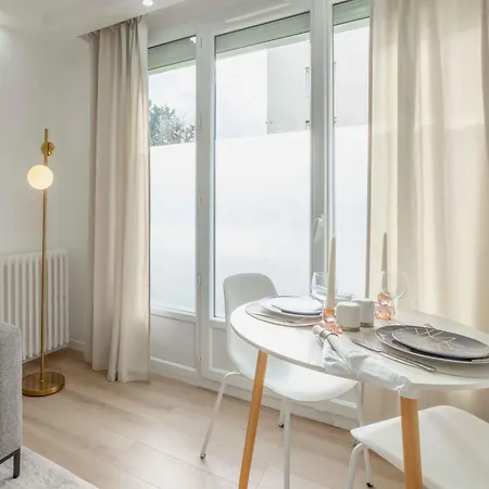 Chez Gaby Terrace Free Parking And Station Apartment Beauvais